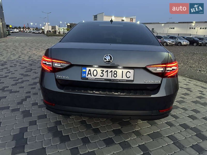 Ліфтбек Skoda Superb 2016 в Мукачевому
