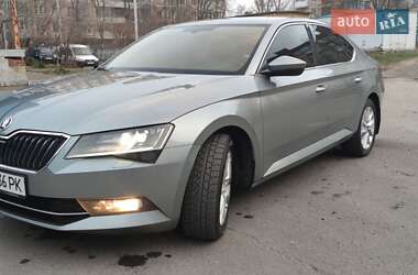 Лифтбек Skoda Superb 2015 в Кривом Роге