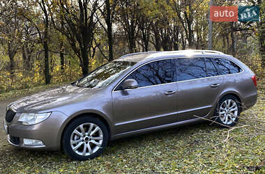 Универсал Skoda Superb 2010 в Запорожье