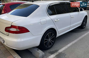 Лифтбек Skoda Superb 2010 в Софиевской Борщаговке