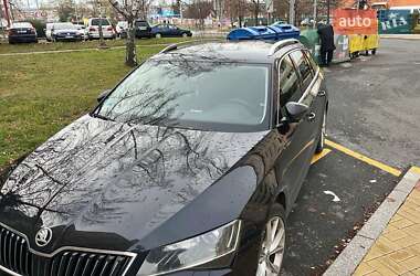 Універсал Skoda Superb 2016 в Рахові