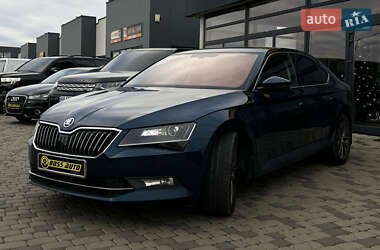 Лифтбек Skoda Superb 2016 в 