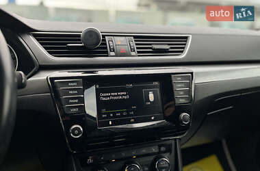 Лифтбек Skoda Superb 2016 в 