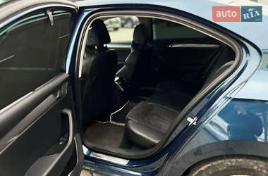 Лифтбек Skoda Superb 2016 в 