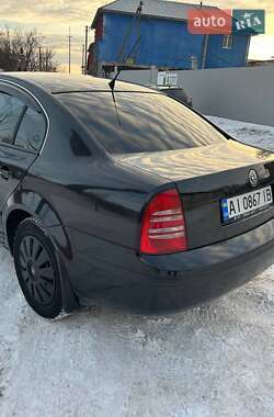 Лифтбек Skoda Superb 2005 в 