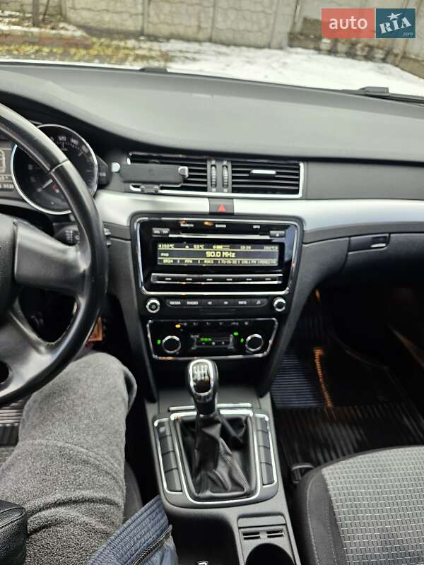 Лифтбек Skoda Superb 2010 в Харькове