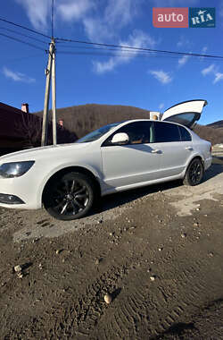 Лифтбек Skoda Superb 2013 в 