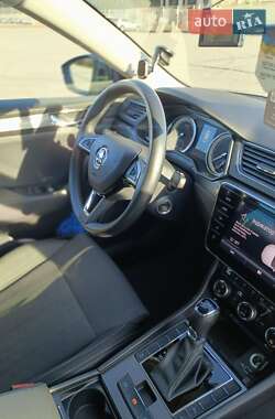 Универсал Skoda Superb 2019 в 