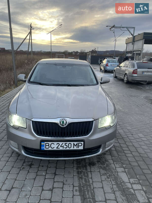 Skoda Superb 2012