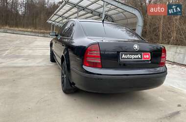 Ліфтбек Skoda Superb 2002 в Києві