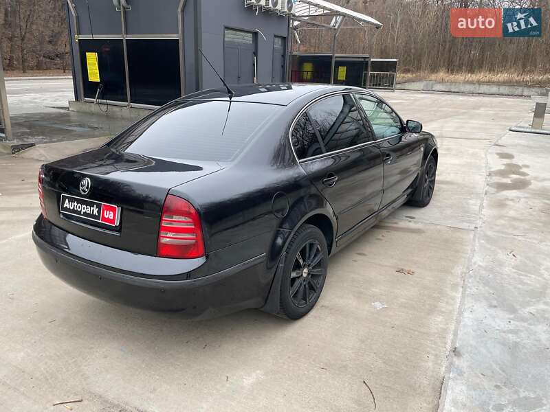 Ліфтбек Skoda Superb 2002 в Києві