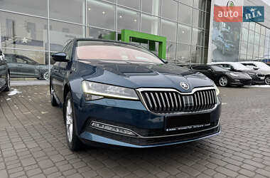 Лифтбек Skoda Superb 2022 в 