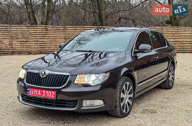 Лифтбек Skoda Superb 2009 в Бродах