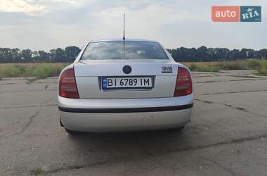 Лифтбек Skoda Superb 2006 в Хороле