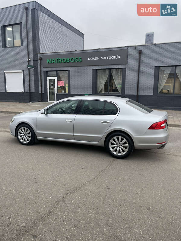 Лифтбек Skoda Superb 2013 в Кривом Роге