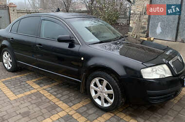 Лифтбек Skoda Superb 2006 в Еланце