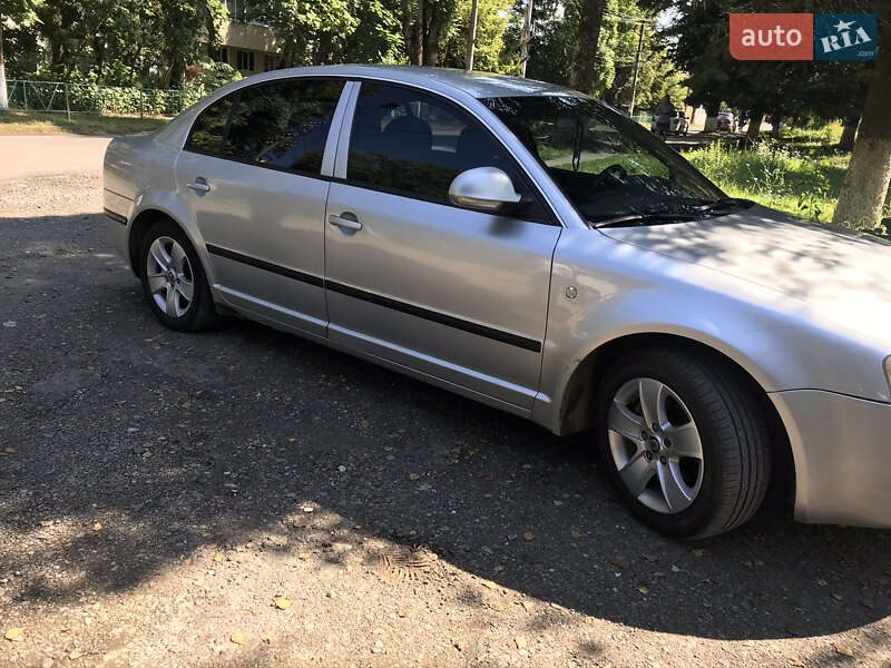 Лифтбек Skoda Superb 2006 в 
