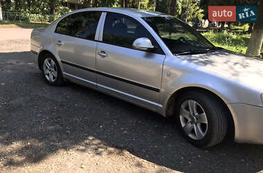 Лифтбек Skoda Superb 2006 в 