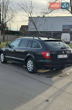 Універсал Skoda Superb 2011 в Львові