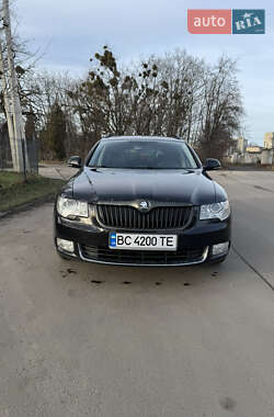 Універсал Skoda Superb 2011 в Львові