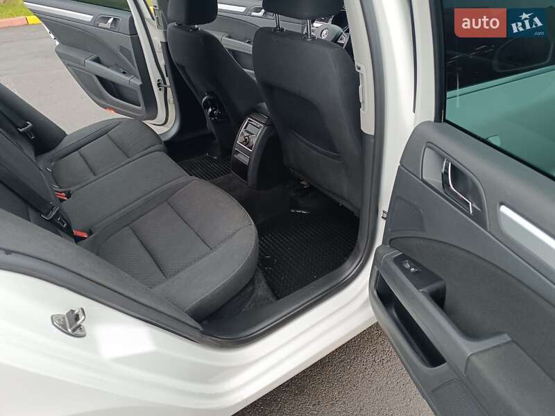 Универсал Skoda Superb 2014 в Мукачево