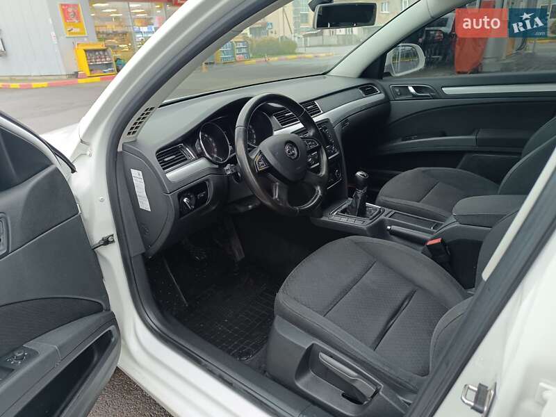 Универсал Skoda Superb 2014 в Мукачево