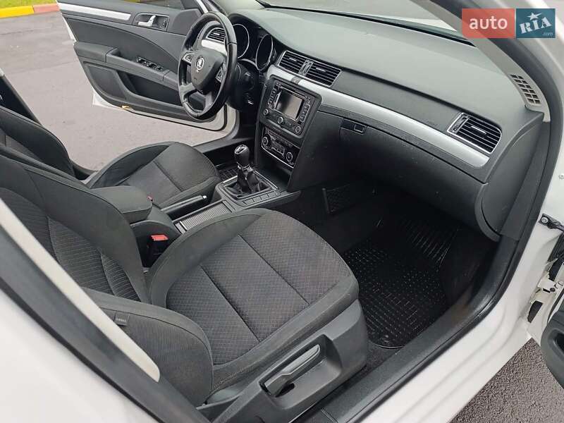 Универсал Skoda Superb 2014 в Мукачево