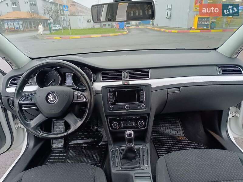 Универсал Skoda Superb 2014 в Мукачево