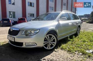 Універсал Skoda Superb 2011 в Львові