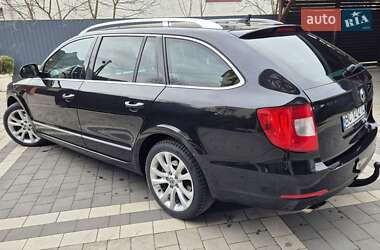 Універсал Skoda Superb 2011 в Львові