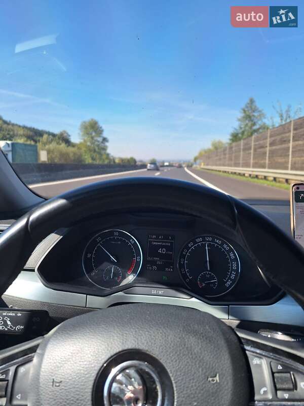 Лифтбек Skoda Superb 2016 в Ладыжине