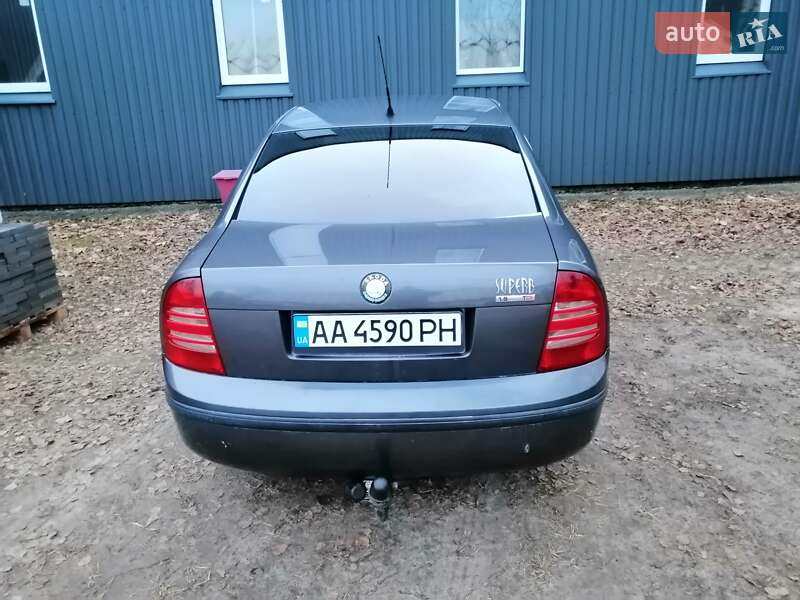 Ліфтбек Skoda Superb 2002 в Києві