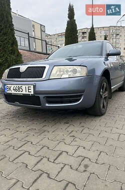 Ліфтбек Skoda Superb 2004 в Рівному