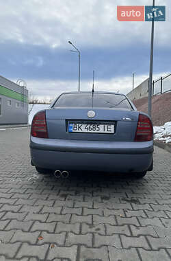 Лифтбек Skoda Superb 2004 в Ровно