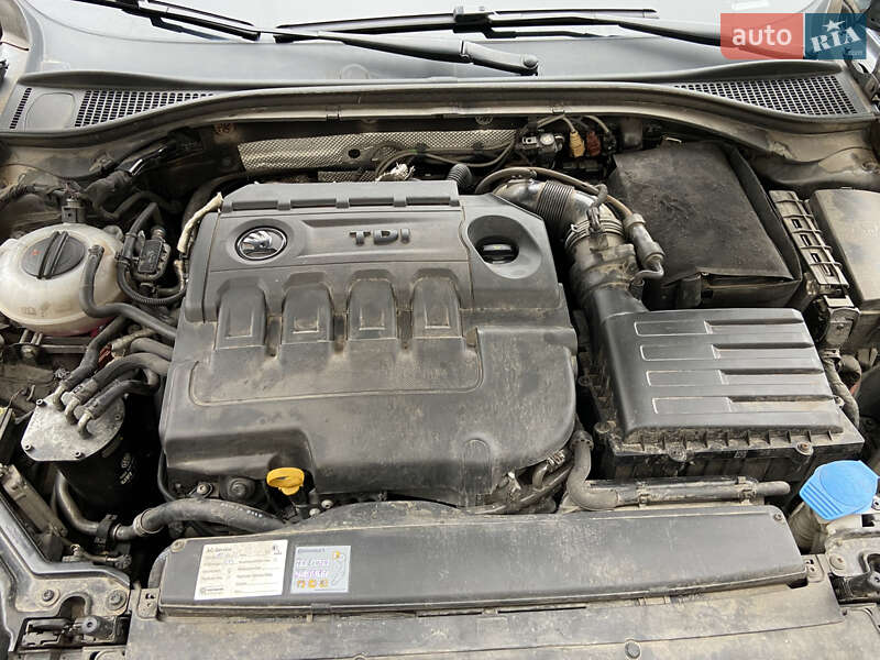 Универсал Skoda Superb 2016 в Нововолынске