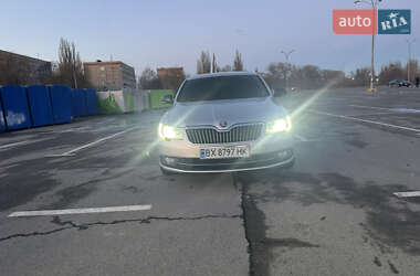 Лифтбек Skoda Superb 2013 в 