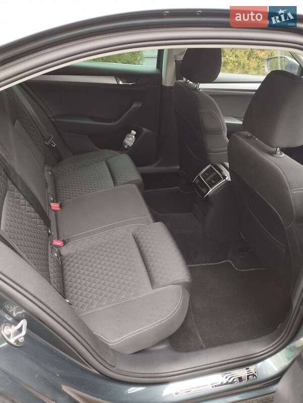 Лифтбек Skoda Superb 2019 в Львове