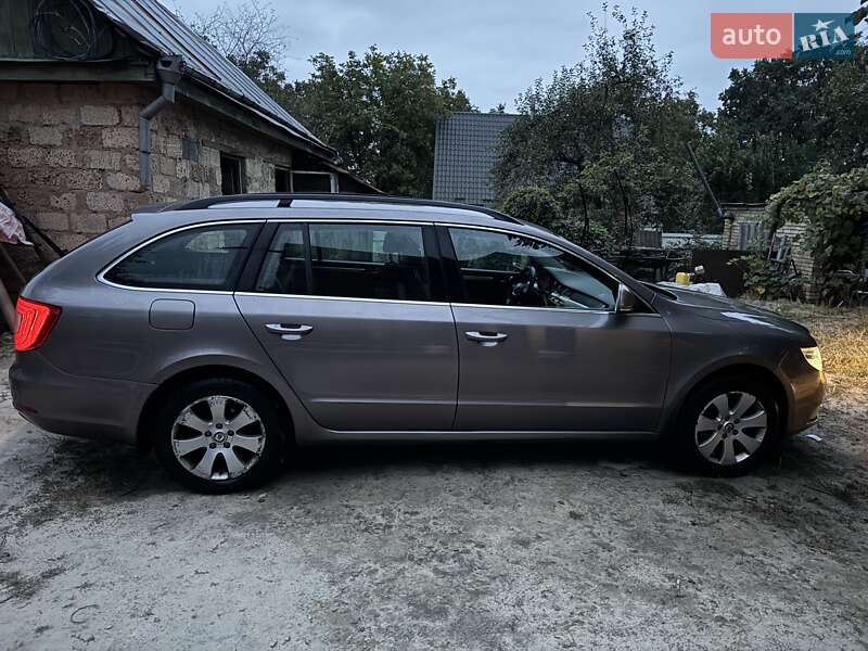 Універсал Skoda Superb 2012 в Києві