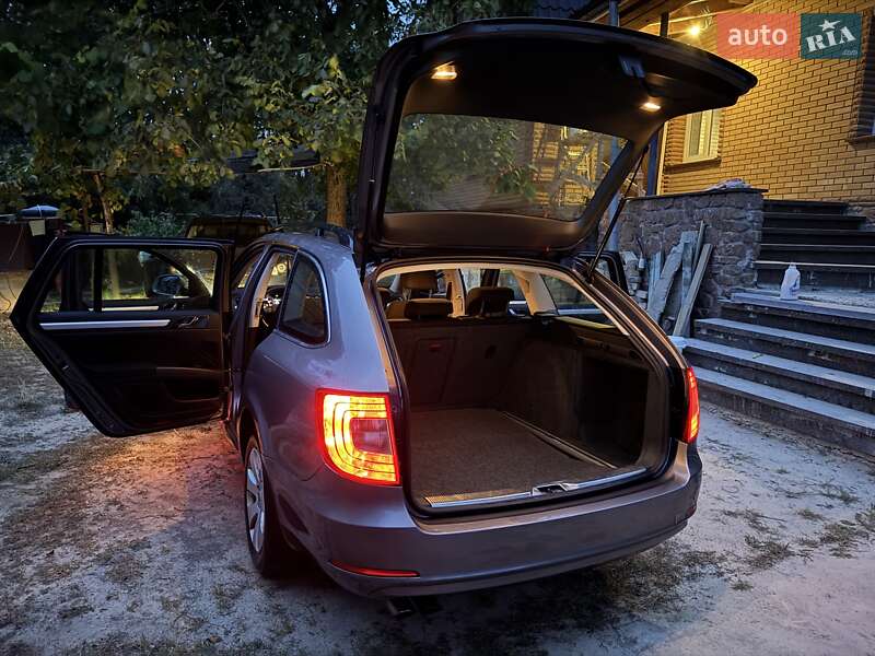 Універсал Skoda Superb 2012 в Києві