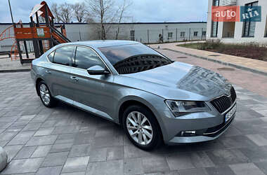 Лифтбек Skoda Superb 2015 в Киеве