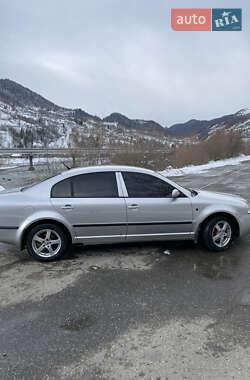 Лифтбек Skoda Superb 2004 в 