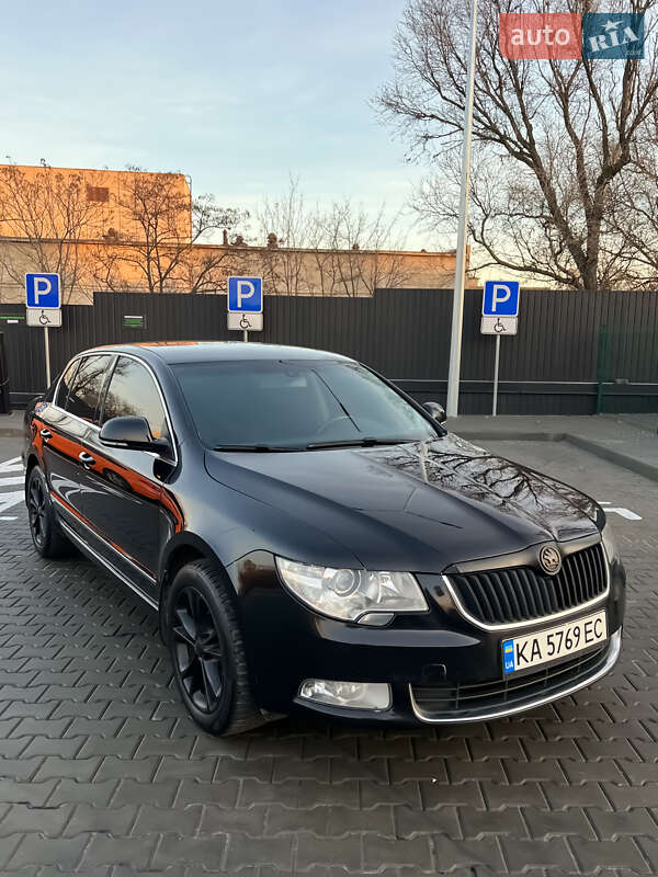 Ліфтбек Skoda Superb 2012 в Дніпрі