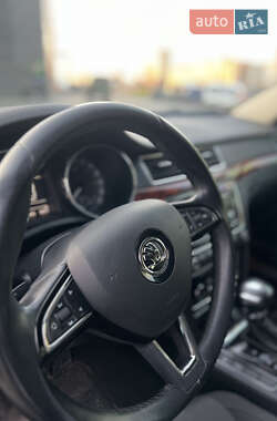 Ліфтбек Skoda Superb 2012 в Дніпрі