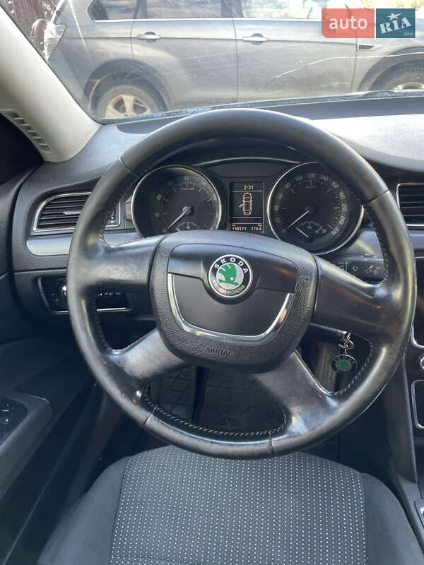 Лифтбек Skoda Superb 2008 в Ужгороде