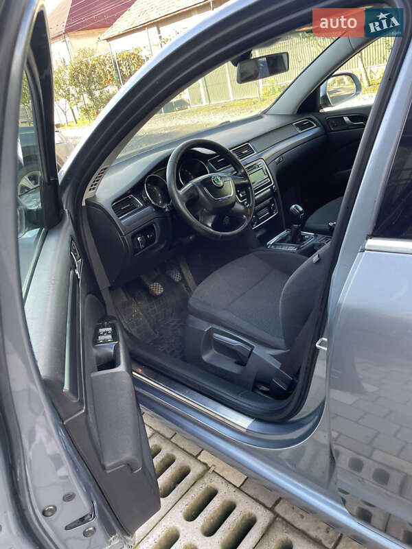 Лифтбек Skoda Superb 2008 в Ужгороде