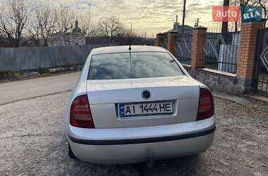 Ліфтбек Skoda Superb 2004 в Обухові