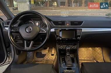 Лифтбек Skoda Superb 2016 в 