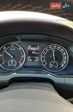 Лифтбек Skoda Superb 2016 в 