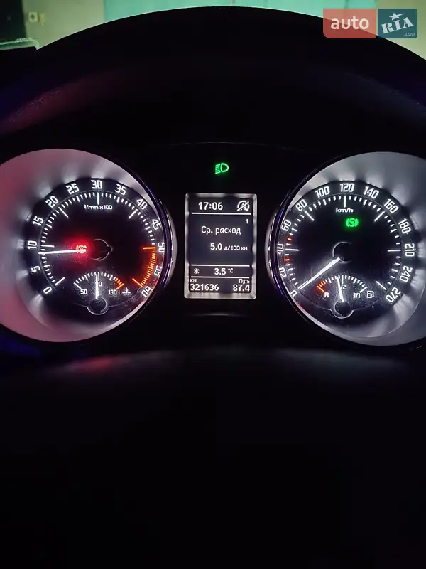 Універсал Skoda Superb 2013 в 