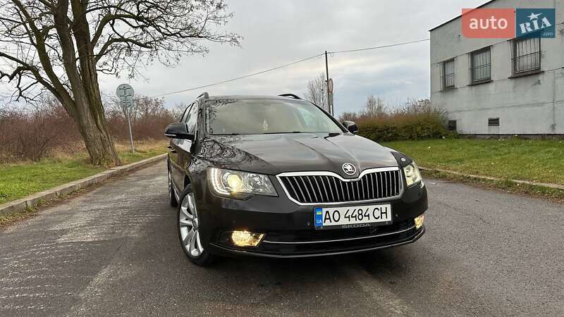 Универсал Skoda Superb 2015 в Ужгороде